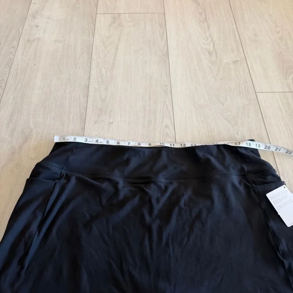 Reebok women’s skirt with inner short size XXL